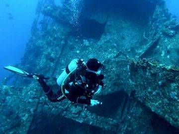 Top 10 Most MYSTERIOUS Underwater Discoveries!