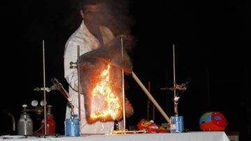 Top 15 Insane Chemical Reactions You SHOULDN’T Try At Home!