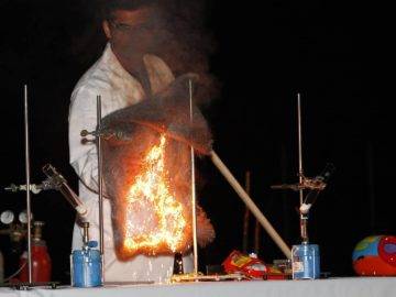 Top 15 Insane Chemical Reactions You SHOULDN’T Try At Home!