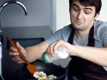 What Would Happen If You Eat No Salt For A Month?