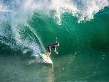 How Surfers Survive The Biggest Waves When They Wipeout!